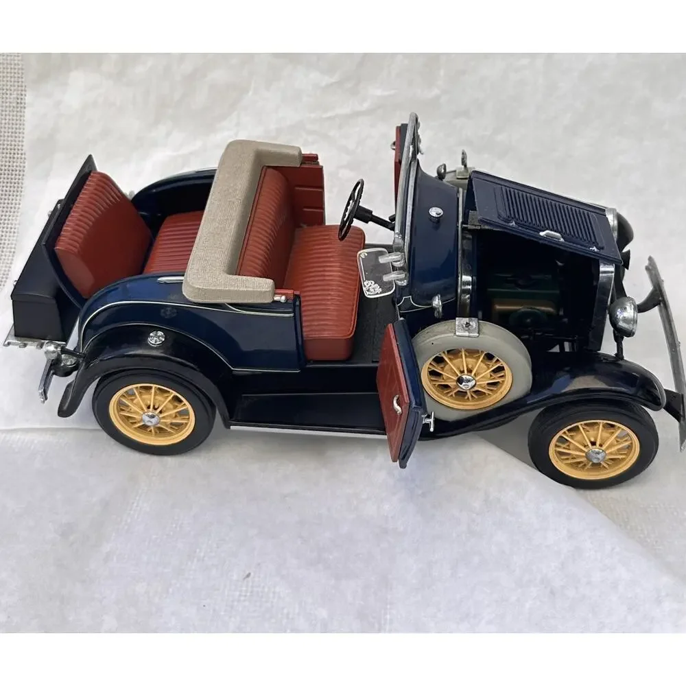 A34 MOTOR CITY CLASSICS 1931 FORD MODEL A CONVERTIBLE DIECAST CAR 1/18 SCALE